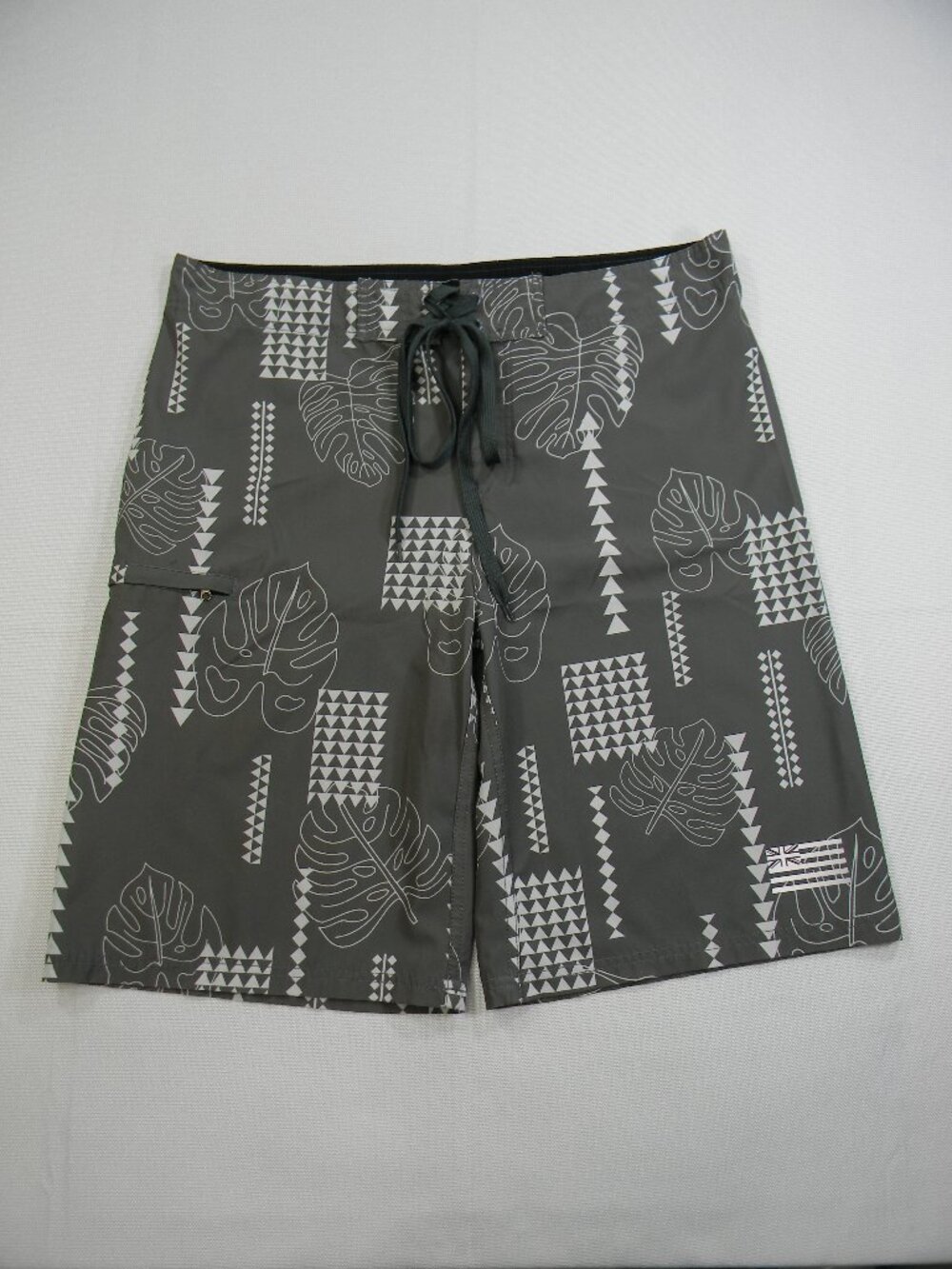 Wailoa Board Shorts Gray Tropical Monstera Print Swim Trunks Men’s 36